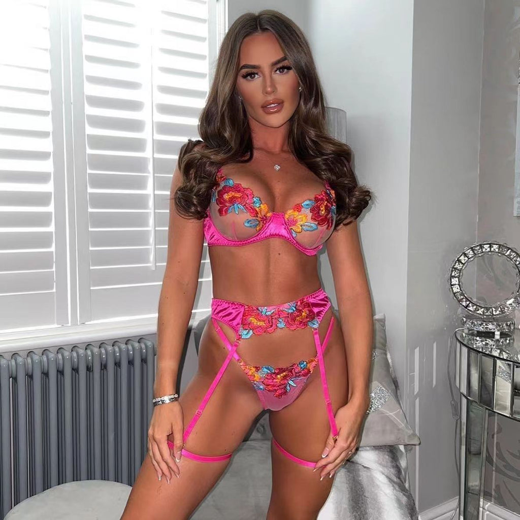 Soutien-gorge brodé avec tour de cuisse, ensemble de lingerie sexy quatre pièces, string et tanga.